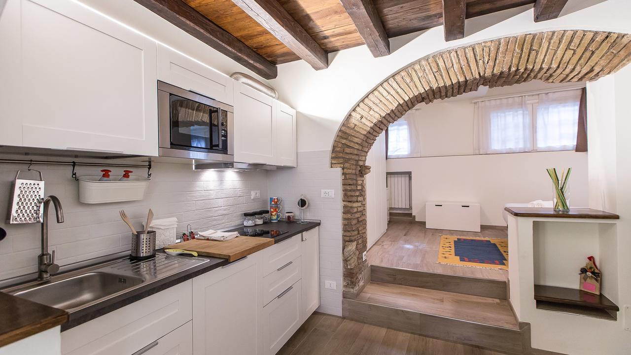 In Trastevere White Apartment Rom
