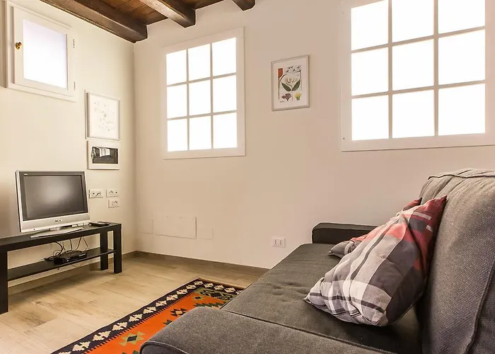 Rental In Rome Trastevere White